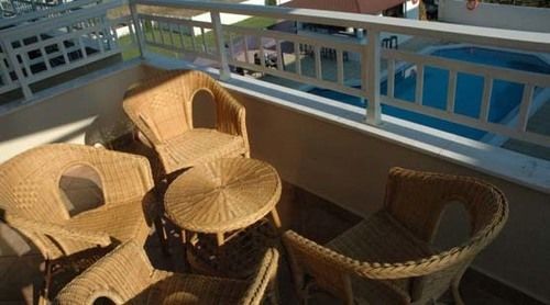 Sarti Plaza Hotel Exterior foto
